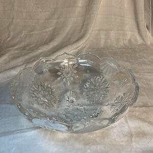Holiday Classics Footed Crystal Fruit Bowl Candy‎ Dish Snowflake Christmas VTG
